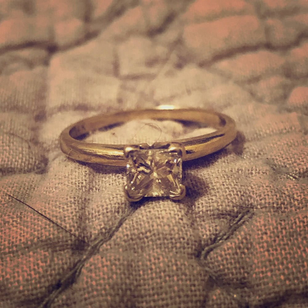 Princess cut engagement ring in white gold - Picture 3 of 6